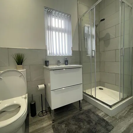 Rooms Near Me - Travellers & Couples Choice! Apartment Smart Tv Parking Sofa Bed Halesowen Exterior photo