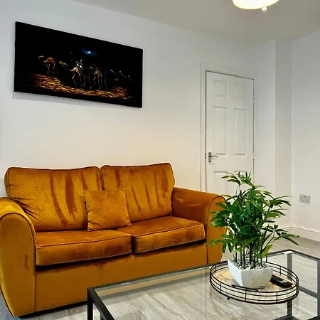 Rooms Near Me - Travellers & Couples Choice! Apartment Smart Tv Parking Sofa Bed Halesowen Exterior photo