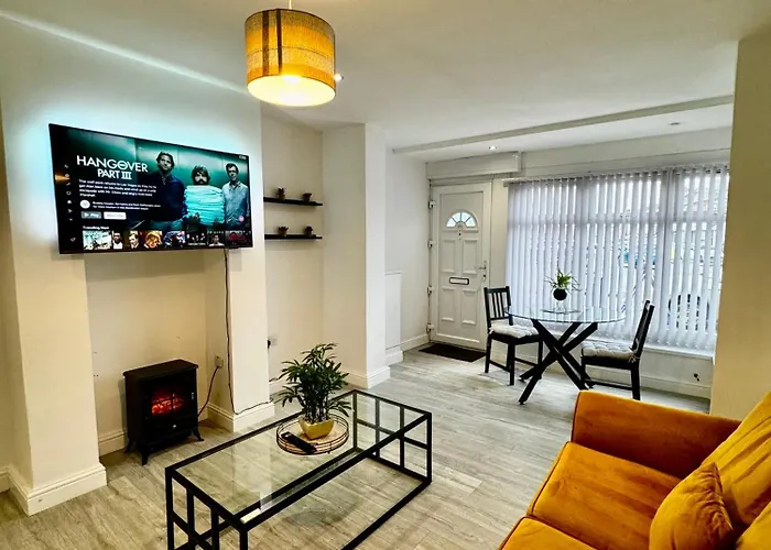 Rooms Near Me - Travellers & Couples Choice! Apartment Smart Tv Parking Sofa Bed