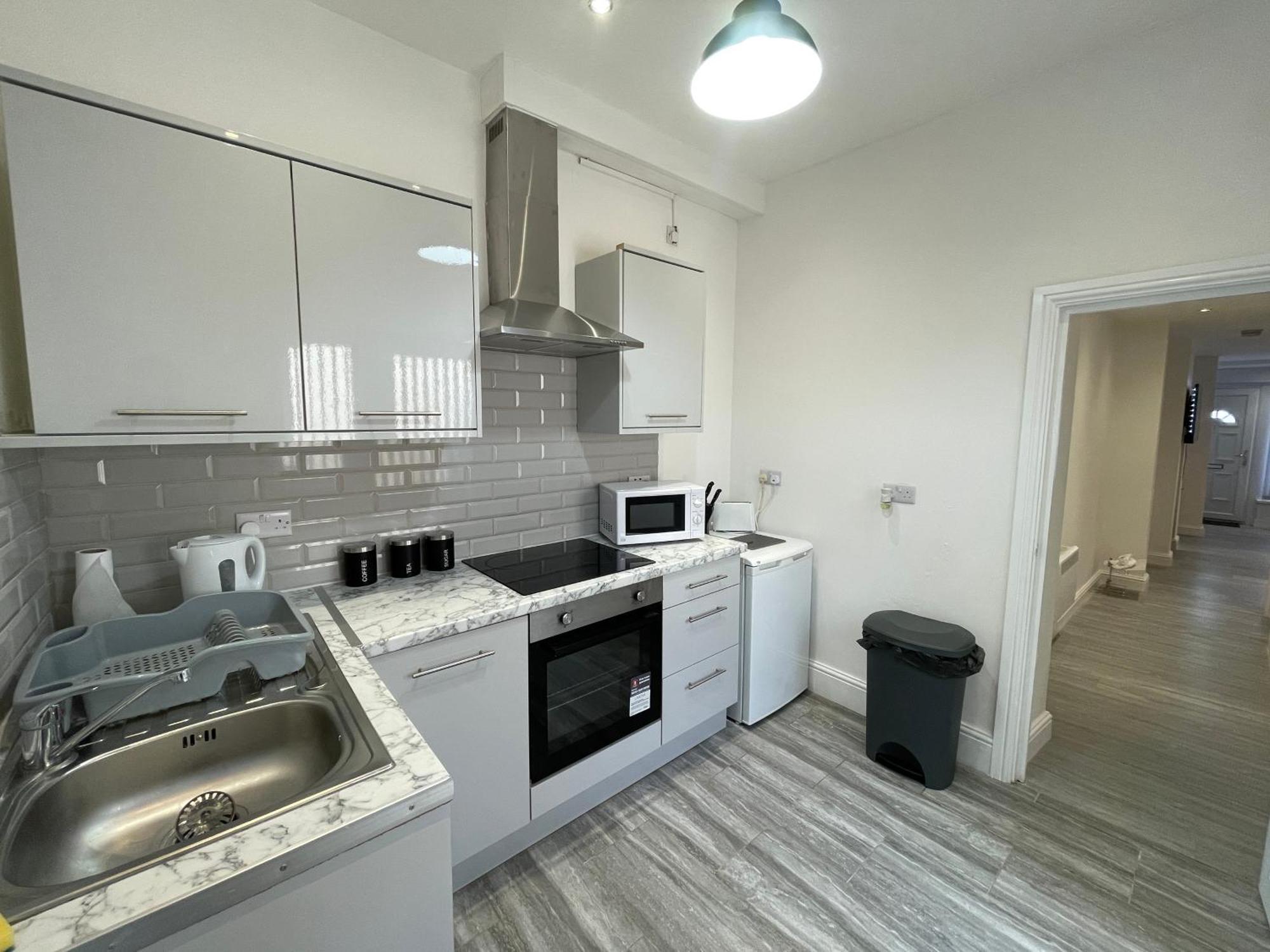 Apartment Near Me - Travellers & Couples Choice! Smart Tv Parking Sofa Bed Halesowen